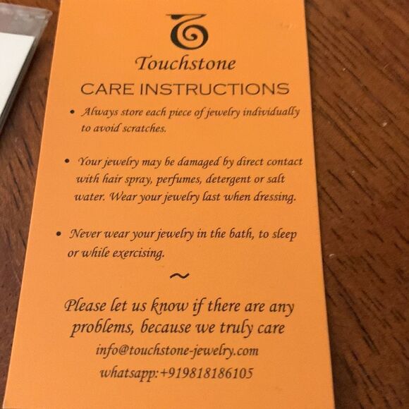 Touchstone rose goldtone necklace, earrings & extra hanging pendant - Picture 8 of 11